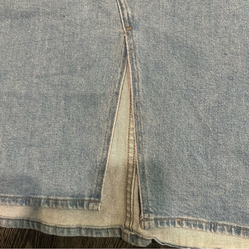 Levi Strauss Light Blue Denim skirt - Picture 3 of 9